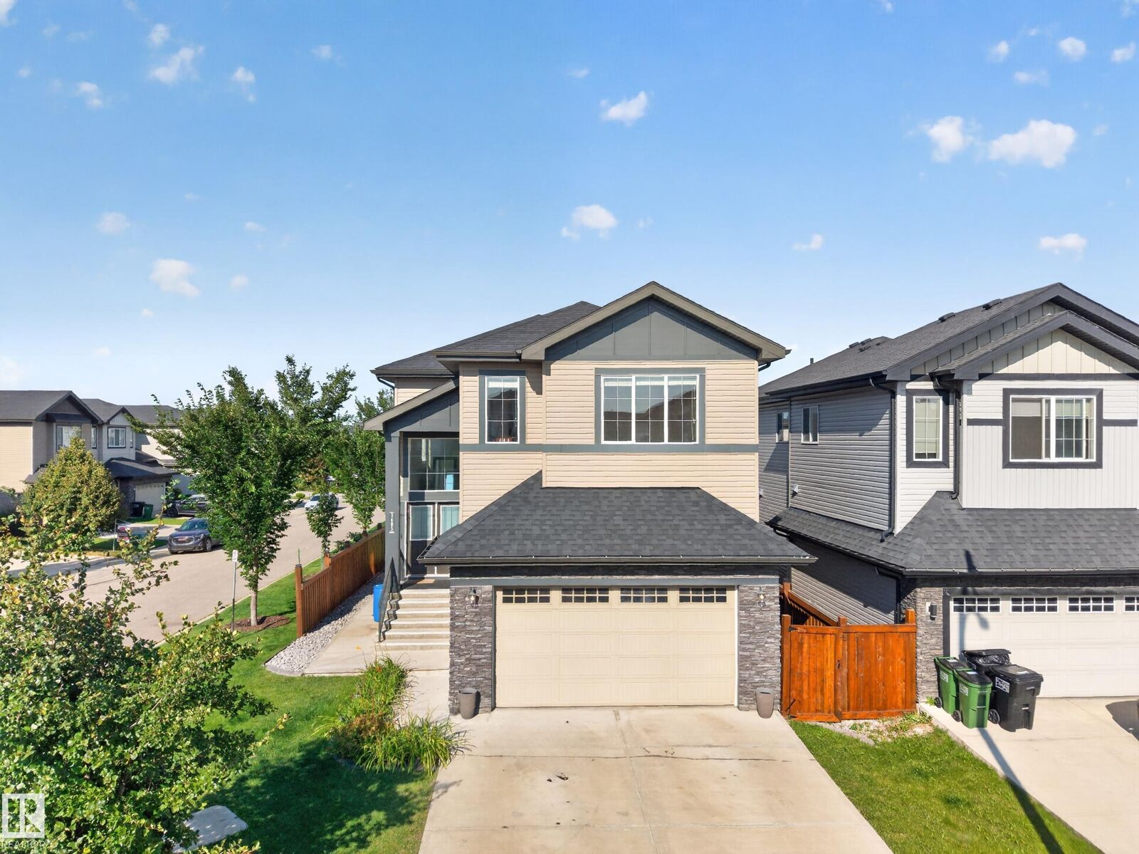 Property Photo:  3685 Claxton Place SW  AB T6W 2B5 