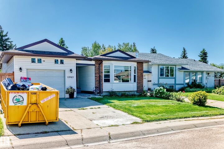 Property Photo:  11945 138 Avenue NW  AB T5X 4K1 