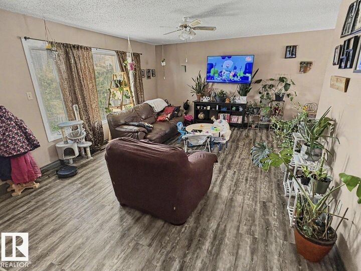Property Photo:  4513 42 Street  AB T9N 1J1 