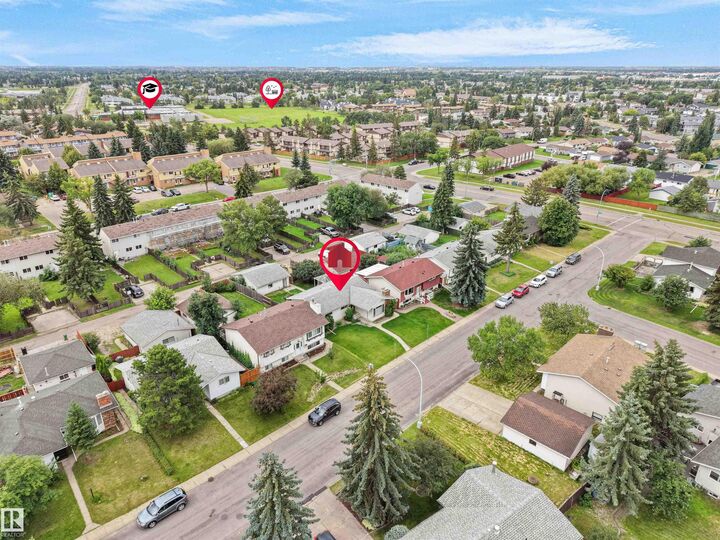 Property Photo:  7435 32 Avenue NW  AB T6K 1J9 