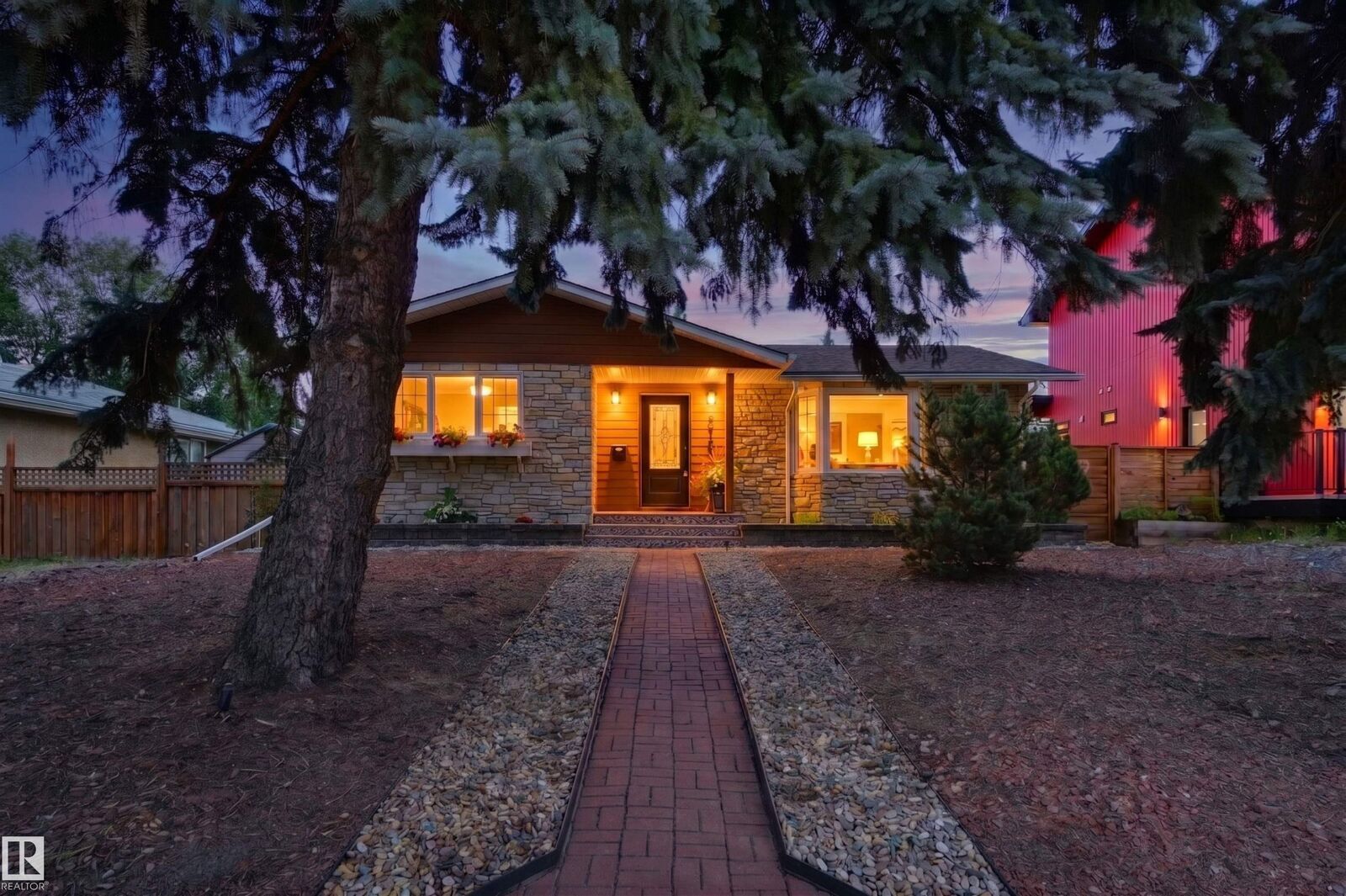 Property Photo:  8819 142 Street NW  AB T5R 0M3 