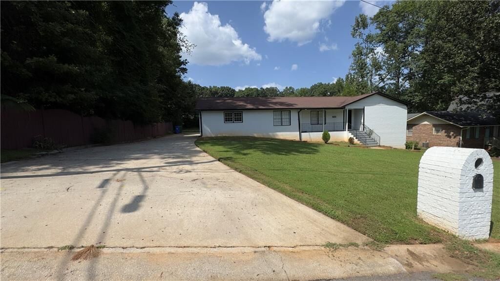 Property Photo:  1050 Forest Heights Road  GA 30083 