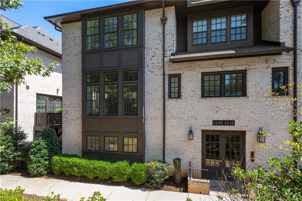 Property Photo: 6610 Sterling Drive 684 GA 30328