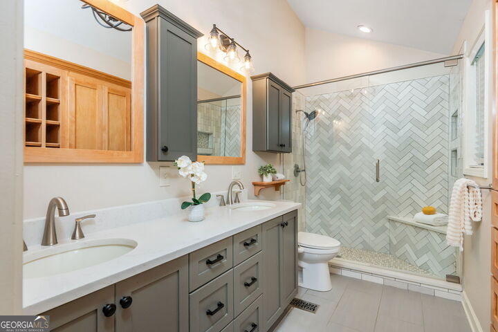 Property Photo: 420 Stonebridge Drive GA 30075