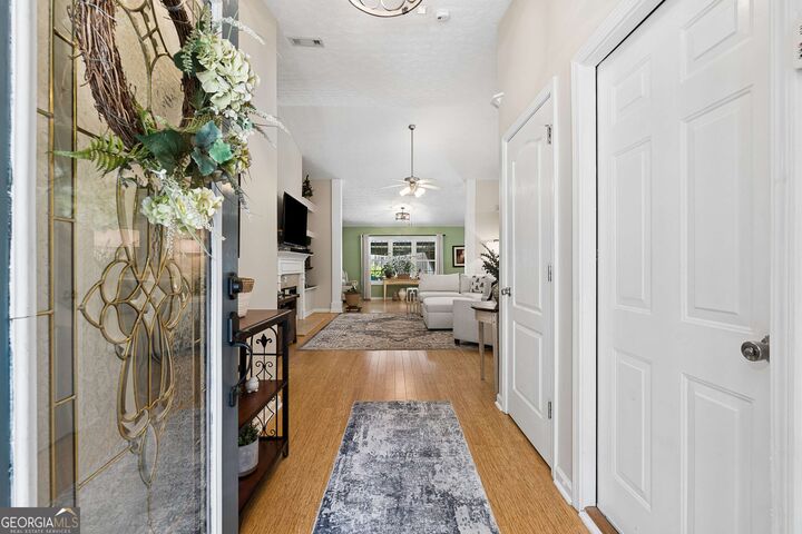 Property Photo: 1433 Prospect View Court GA 30043