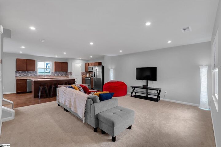 Property Photo: 819 Throckmorton Court SC 29605