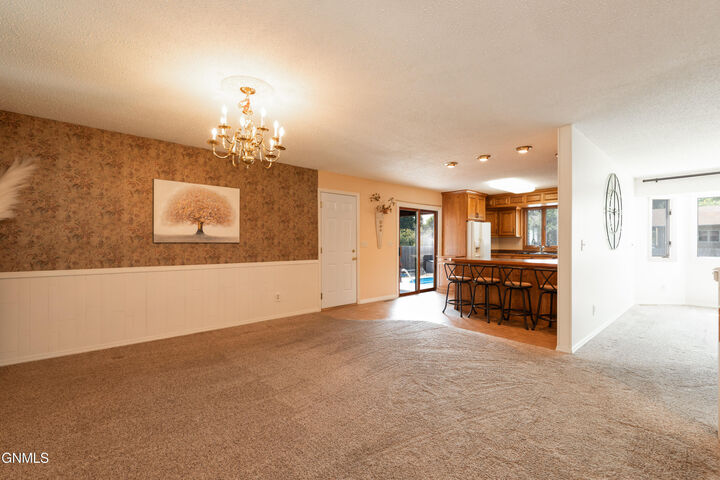 Property Photo:  203 Brandon Drive W  ND 58503 