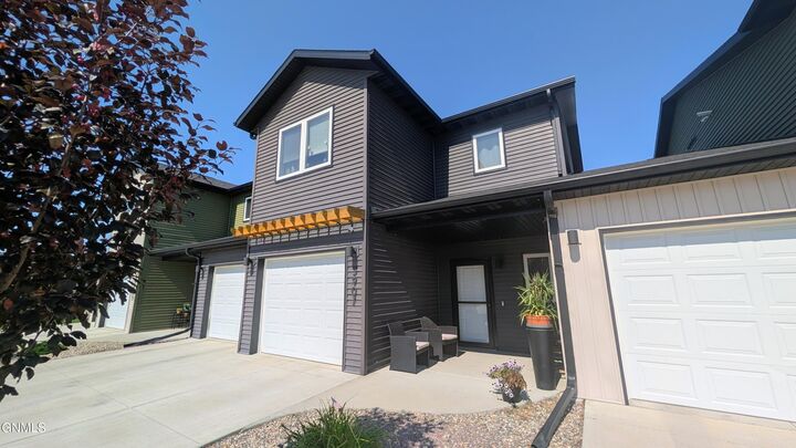 Property Photo:  3907 Leighton Drive  ND 58504 