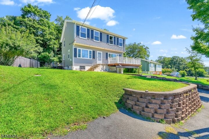 Property Photo:  13 Hopatchung Rd  NJ 07843 