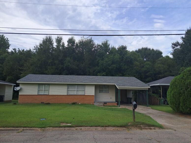 Property Photo:  805 Duane St.  MS 39401 