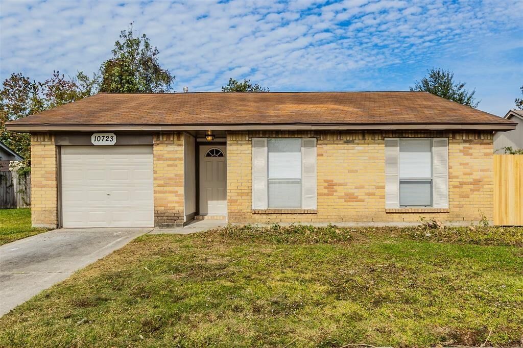 Property Photo: 10723 Thorncliff Drive TX 77396