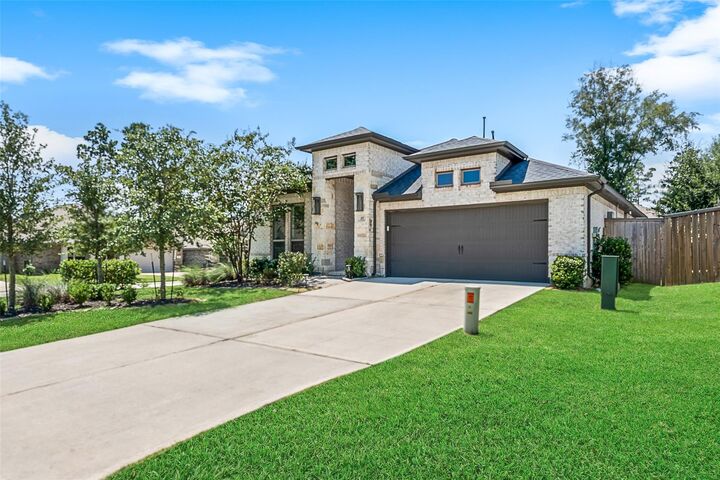 Property Photo:  405 Elevation Avenue  TX 77316 
