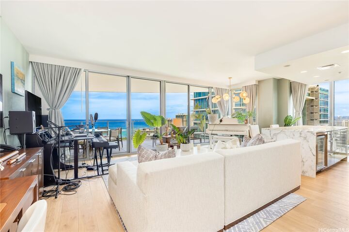 Property Photo:  2139 Kuhio Avenue D3501  HI 96815 