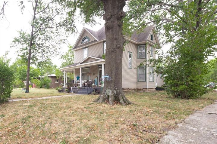Property Photo:  825 Main Street  KS 67335 