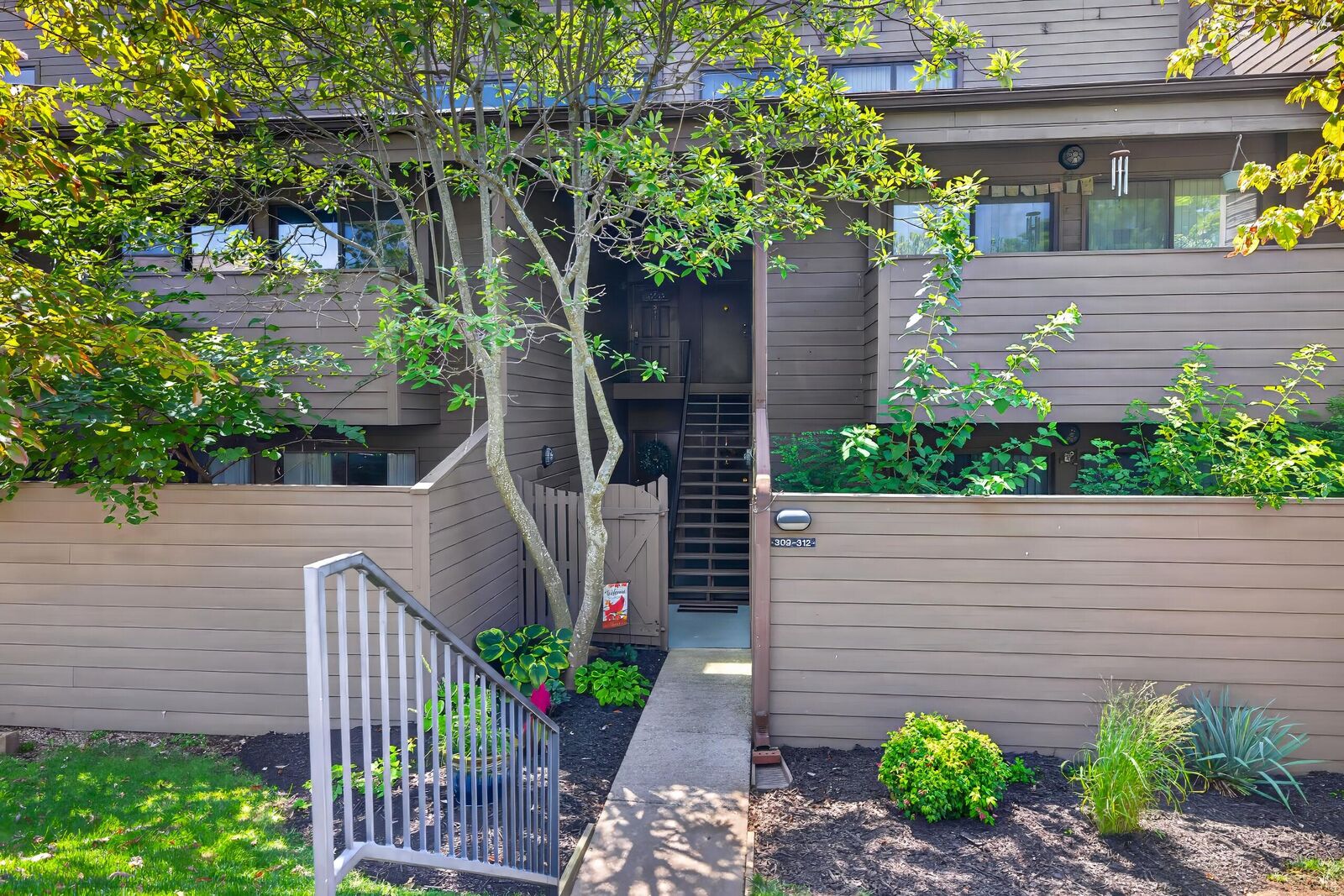Property Photo: 750 Shaker Drive 311 KY 40504