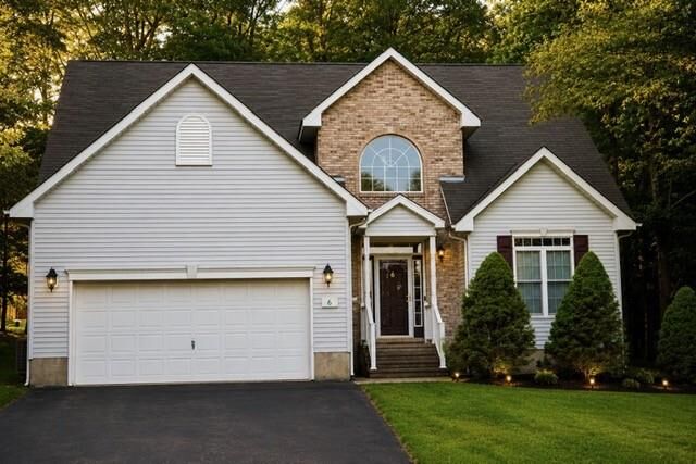 Property Photo: 6 Deerfield Drive PA 18344