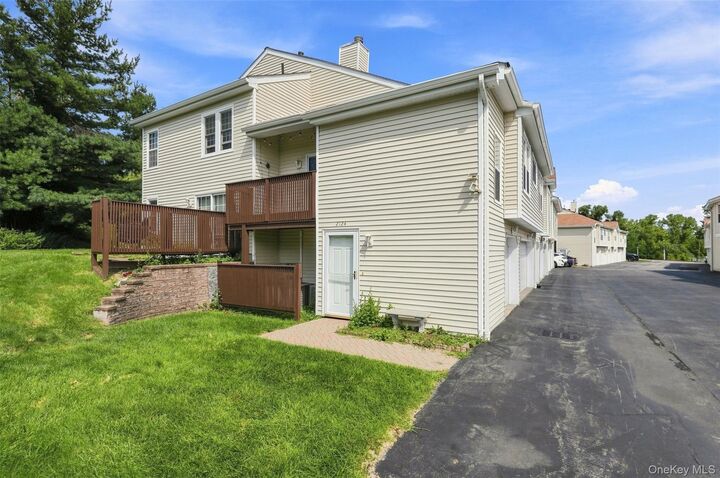 Property Photo:  2124 Whispering Hills  NY 10918 