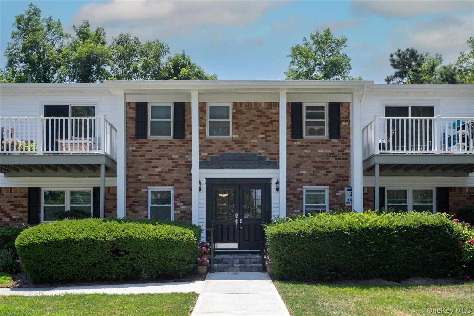 Property Photo:  260 Waverly Avenue 67  NY 11772 