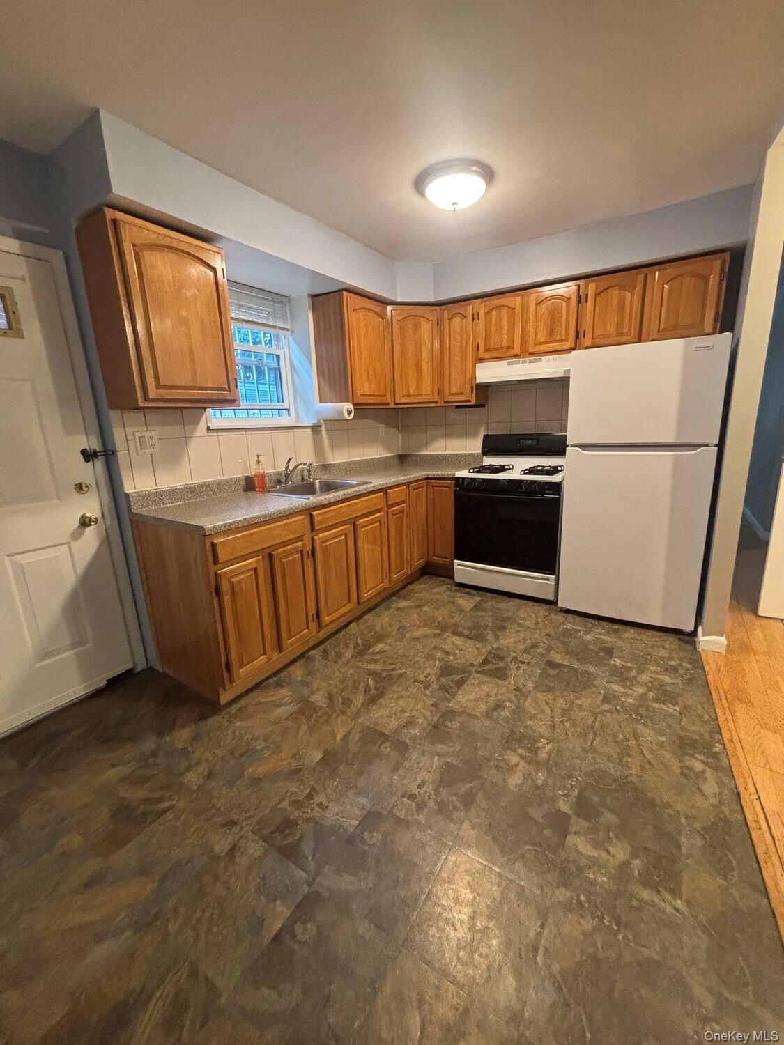 Property Photo:  3454 Boller Avenue 1  NY 10475 