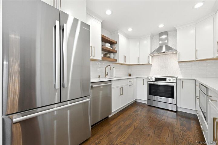 Property Photo:  49 Villas Circle  NY 11747 