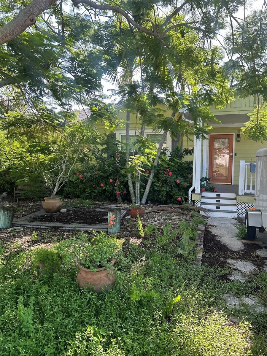 Property Photo:  3008 Dupont Street S  FL 33707 