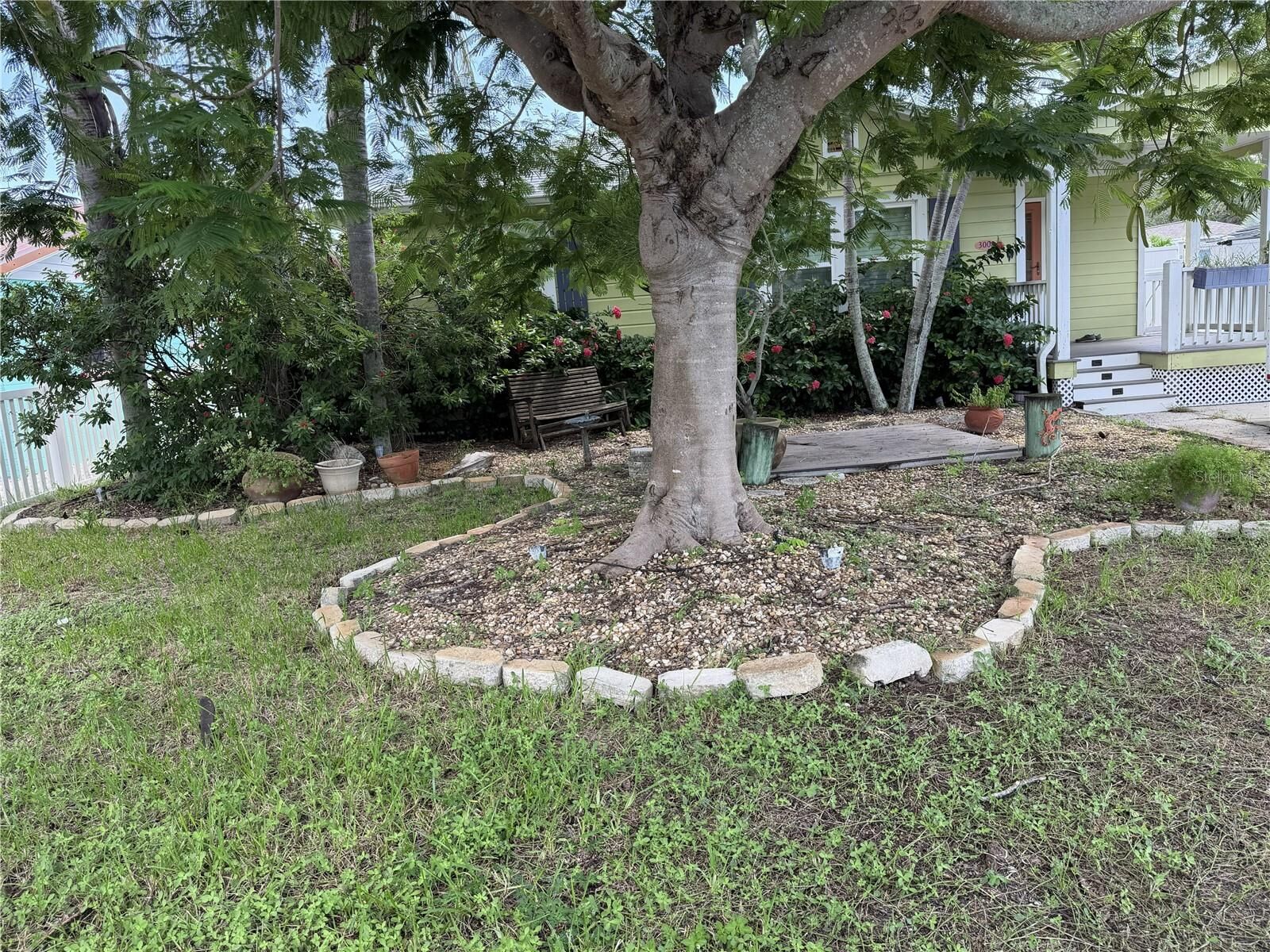 Property Photo:  3008 Dupont Street S  FL 33707 