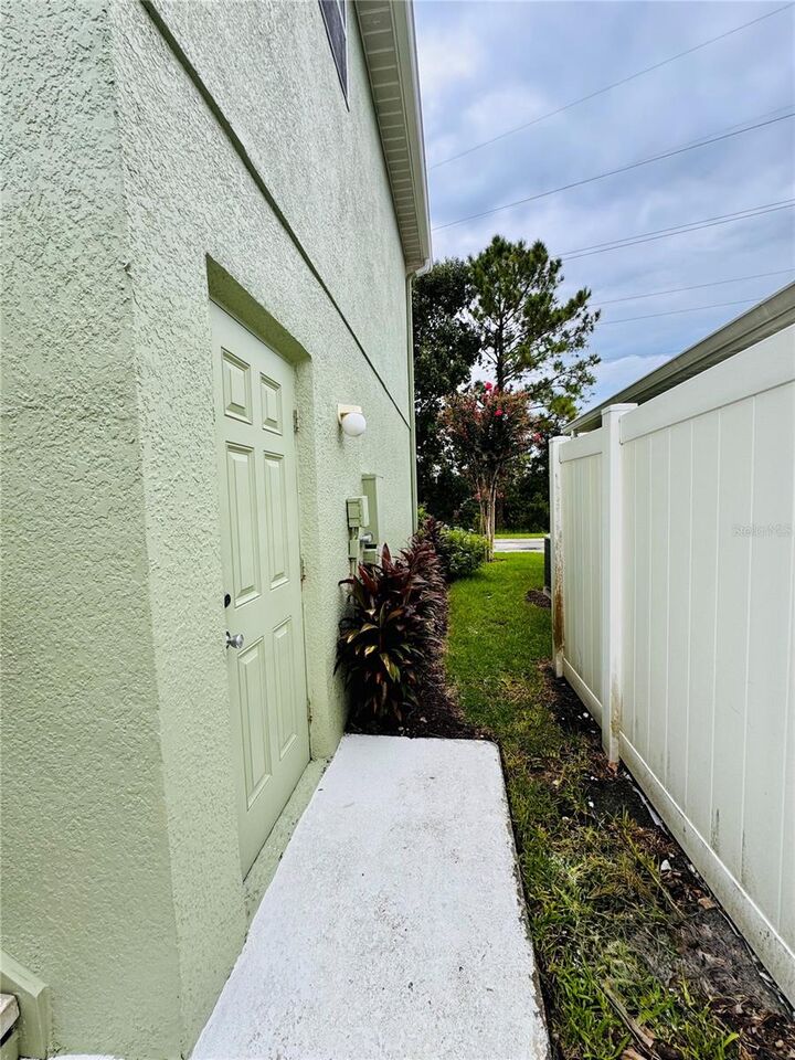 Property Photo: 14408 Clarkson Drive A FL 32828
