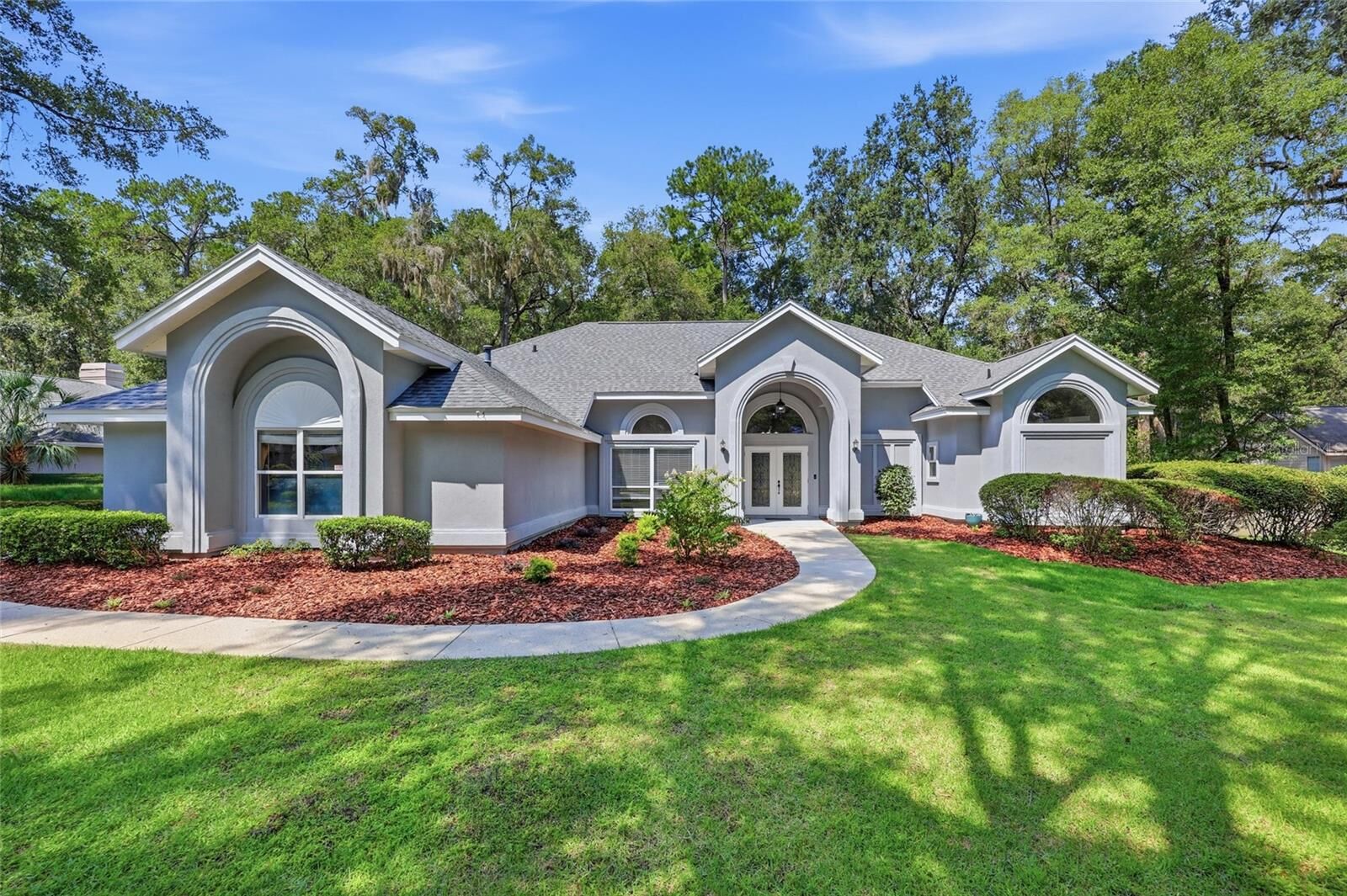 Property Photo: 4236 SW 91st Drive FL 32608