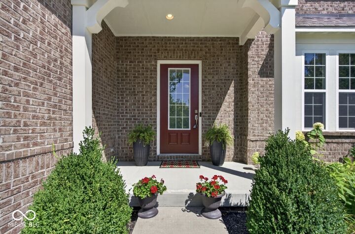 Property Photo:  2572 Heathermoor Park Drive N  IN 46074 