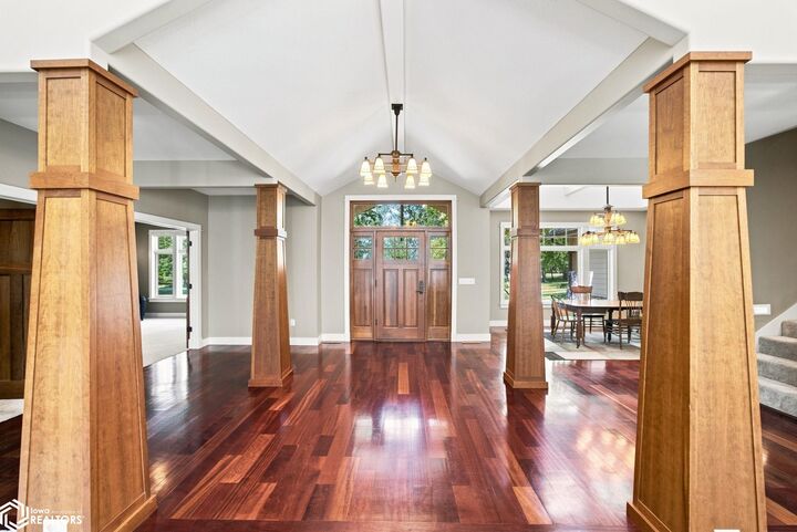 Property Photo:  95 Oak Run Drive  IA 50401 