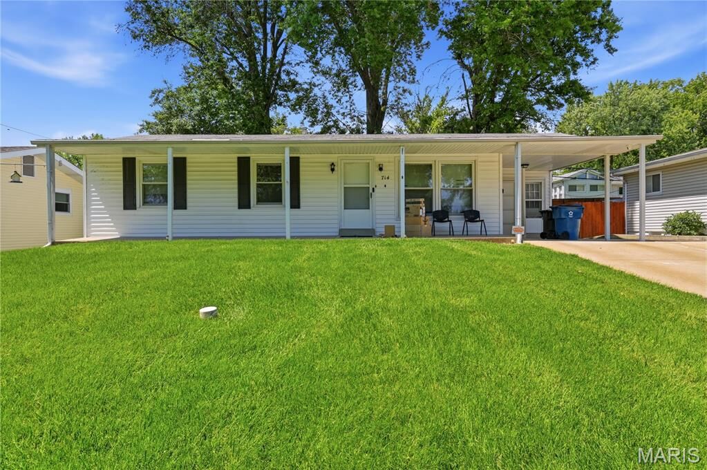Property Photo:  714 Teson Road  MO 63042 