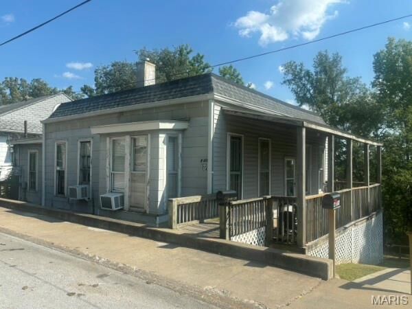 Property Photo: 122-124 N Arch Street MO 63401