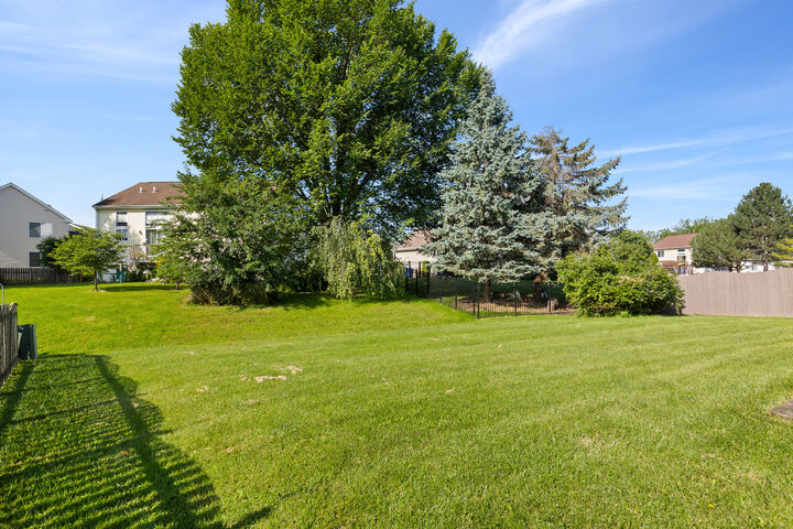 Property Photo:  6008 Breezeland Court  IL 60110 