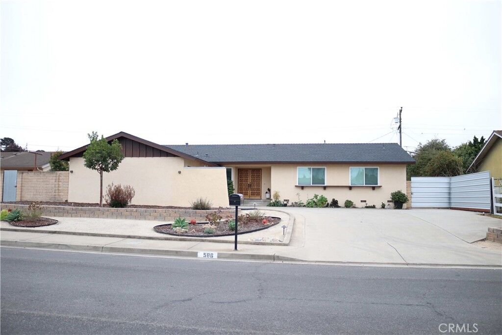 Property Photo:  586 Poppy Lane  CA 93455 