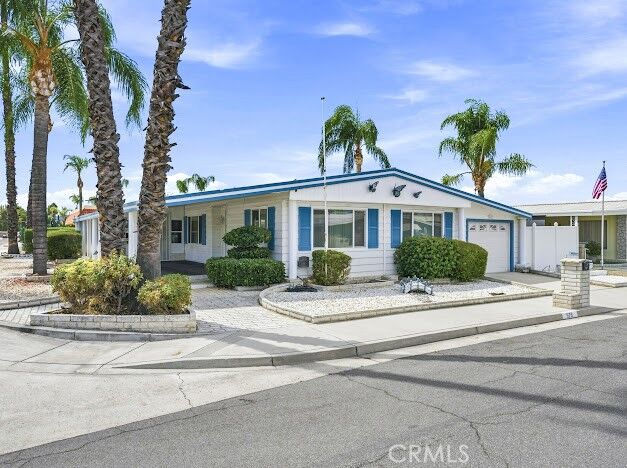 Property Photo:  975 Vista Grande Drive  CA 92543 
