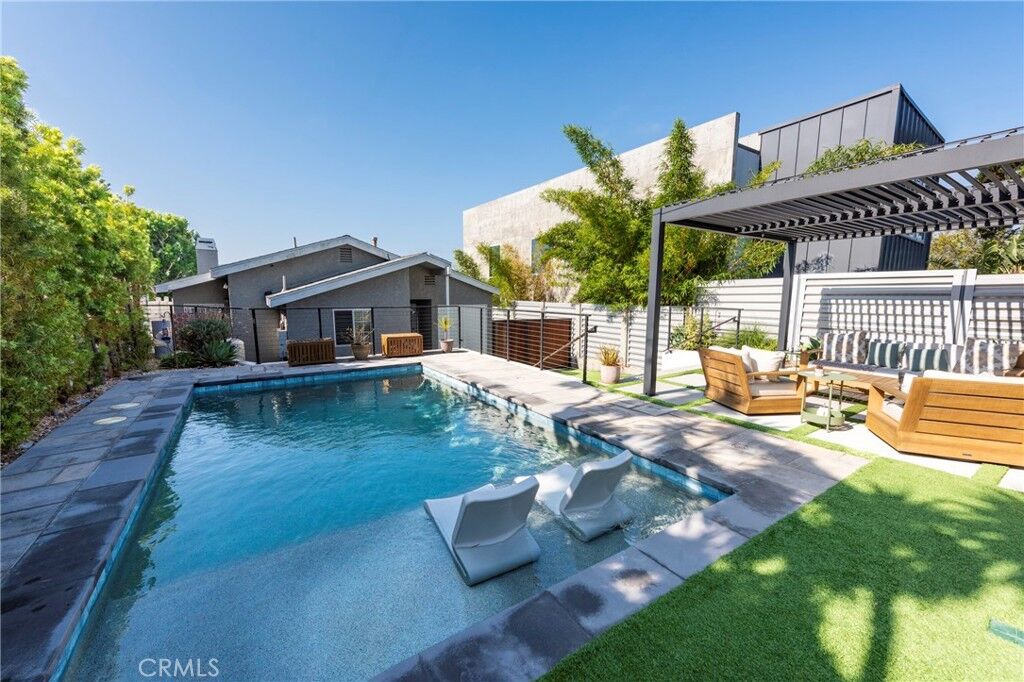 Property Photo: 1029 Avenue A CA 90277