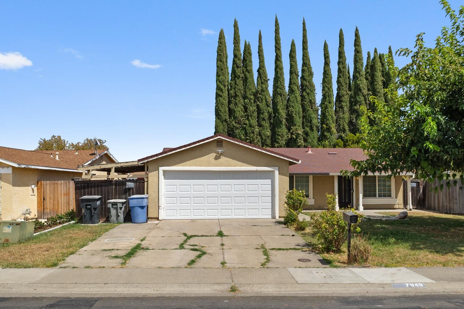 Property Photo: 7949 Deer Water Drive CA 95823