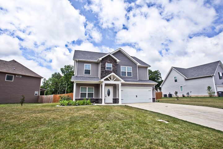 Property Photo: 208 Liam Ct TN 37043