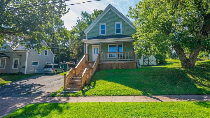62 Maple Avenue — photo 1