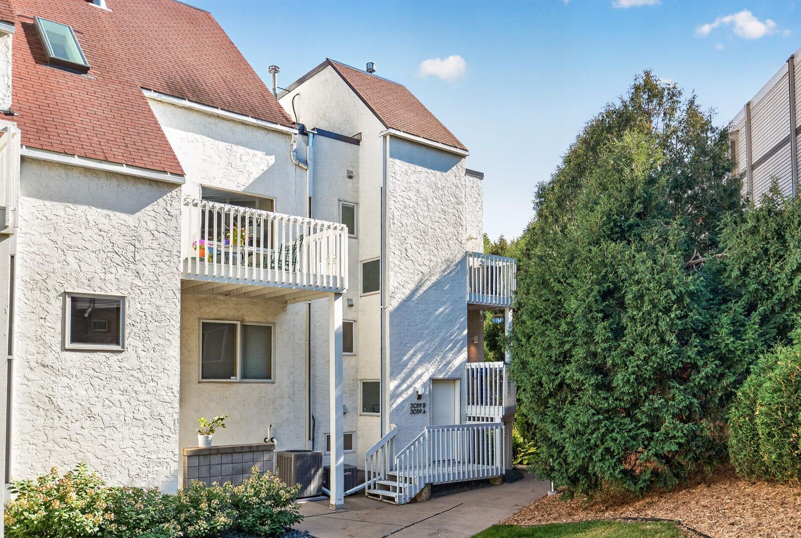 Property Photo: 3059 Lake Shore Drive A MN 55416