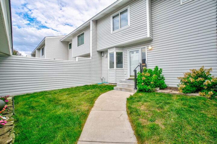 Property Photo:  2174 Tower Court  MN 55125 