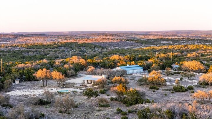 Property Photo: 190 Pvt Rd 3019 NW TX 76849