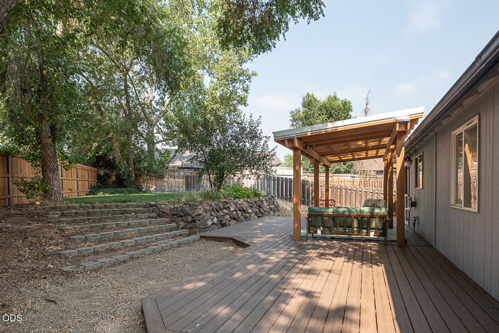Property Photo: 2225 SW 30th Court OR 97756