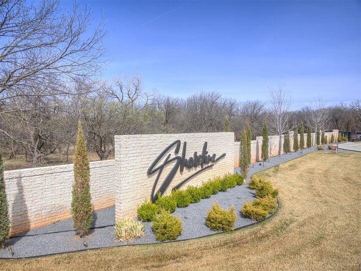 Property Photo:  13800 Shoreline Boulevard  OK 73013 