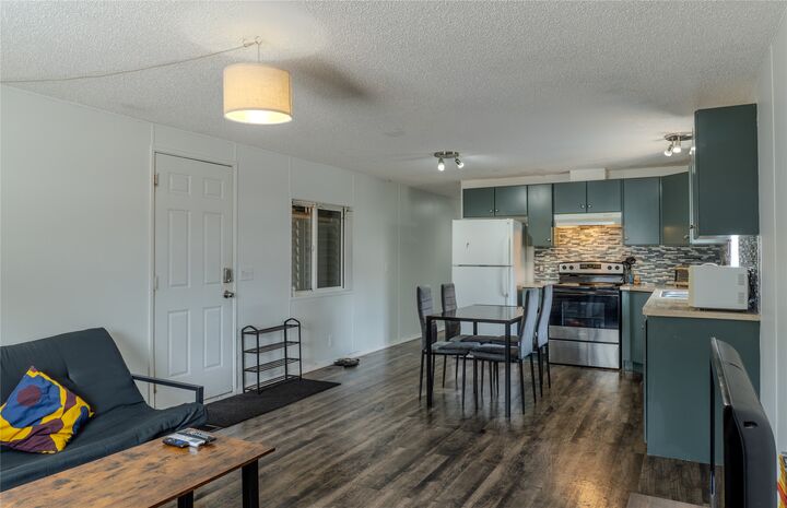 Property Photo: 606 Edward Street 10 BC V0E 2S0