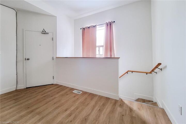 Property Photo:  255 Emerald Street N 5  ON L8L 5L1 