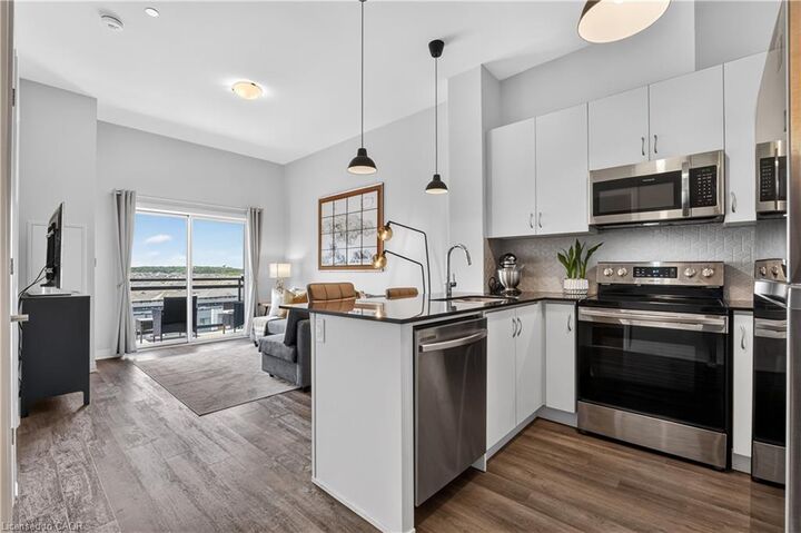 Property Photo: 102 Grovewood Common 636 ON L6H 0X2