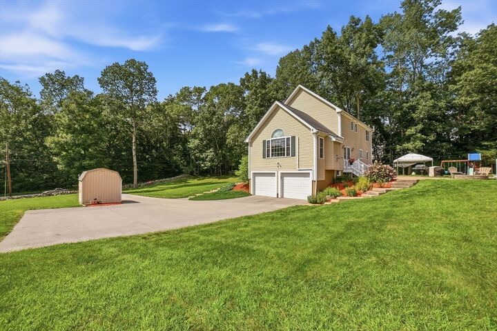 Property Photo:  10 Roberts Rd  MA 01571 