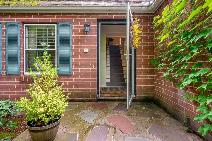 Property Photo:  7 Virginia Rd  MA 01602 