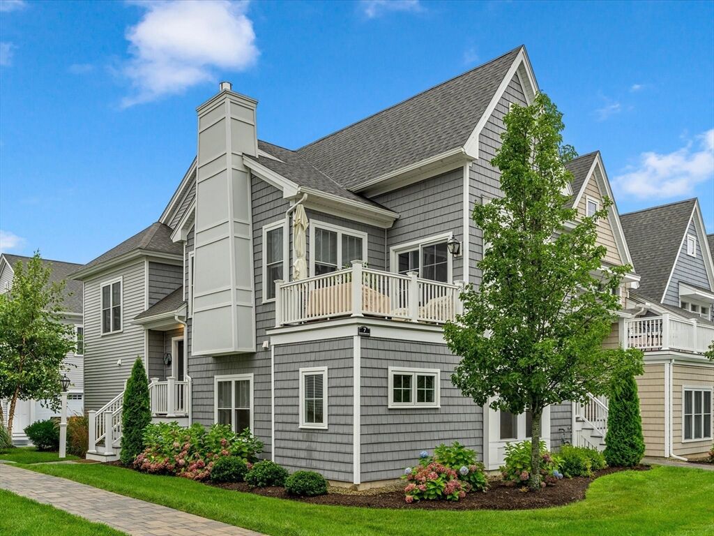 Property Photo:  7 Sunflower Way  MA 02360 